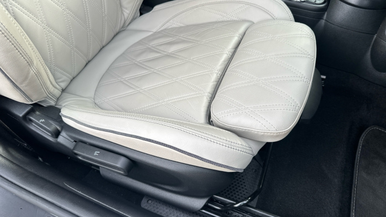 MINI Hatchback 1.5 Cooper Exclusive Premium 3dr Auto Petrol Hatchback